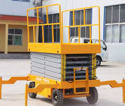 升降平台车用于城市广告牌的检查和维护